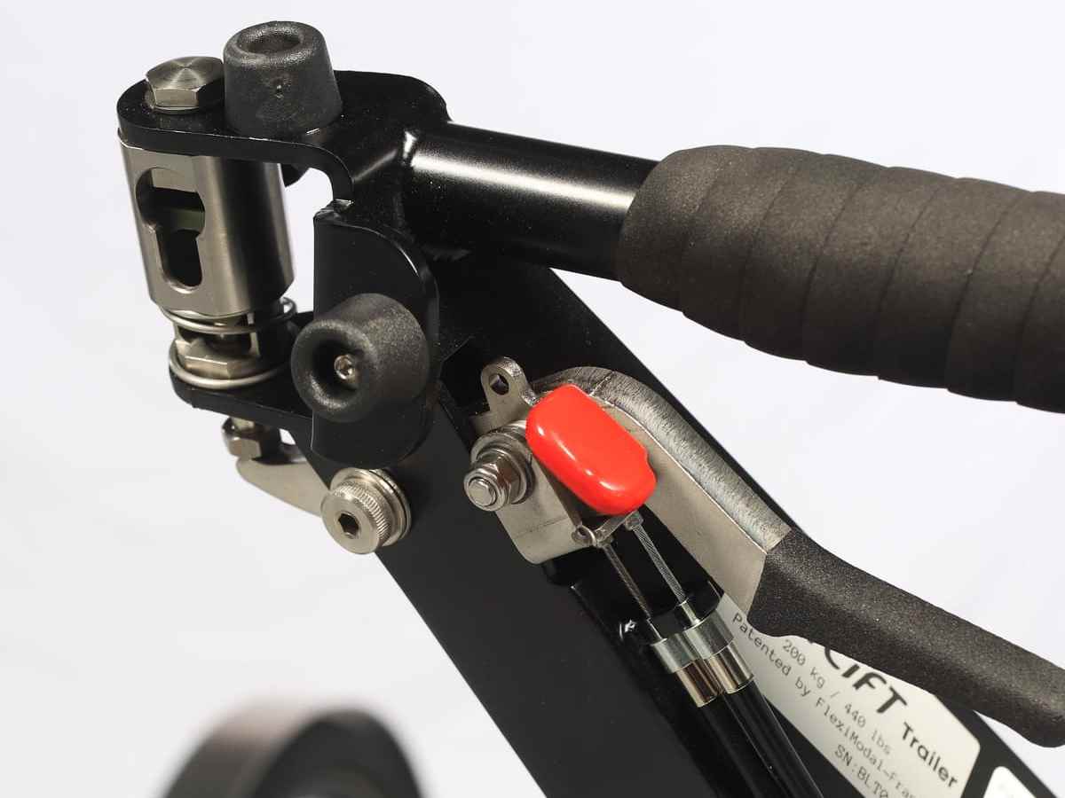 Coupling and parking brake of the BicyLift bike trailer