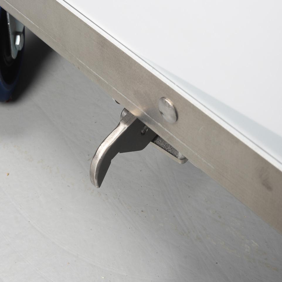 Foldable hooks on the Tray Rack