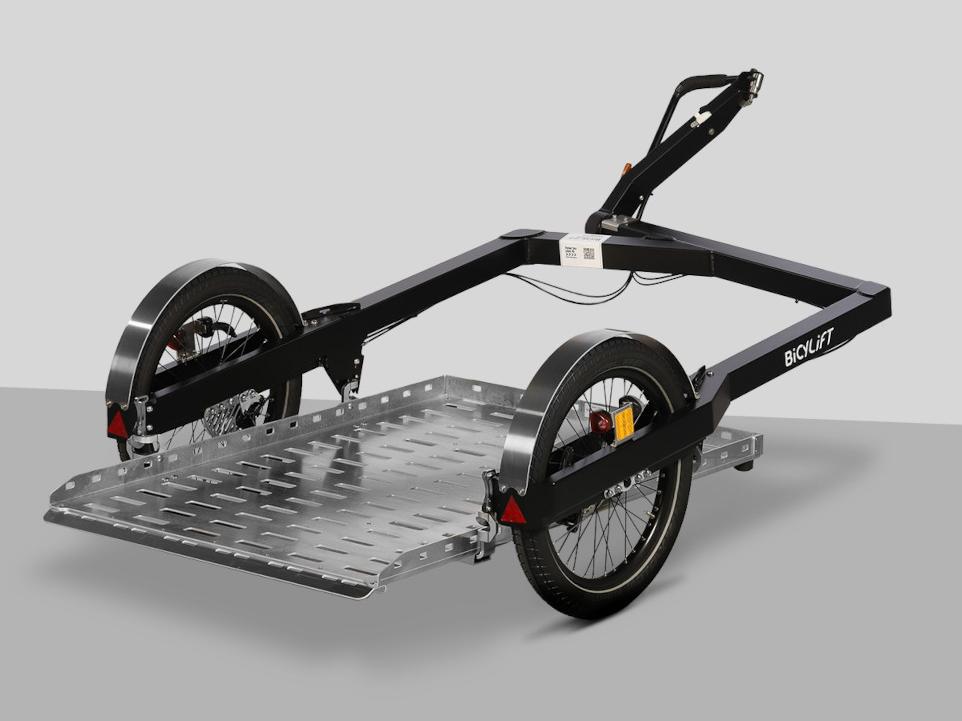 Flatbed attached to te BicyLift bicycle trailer