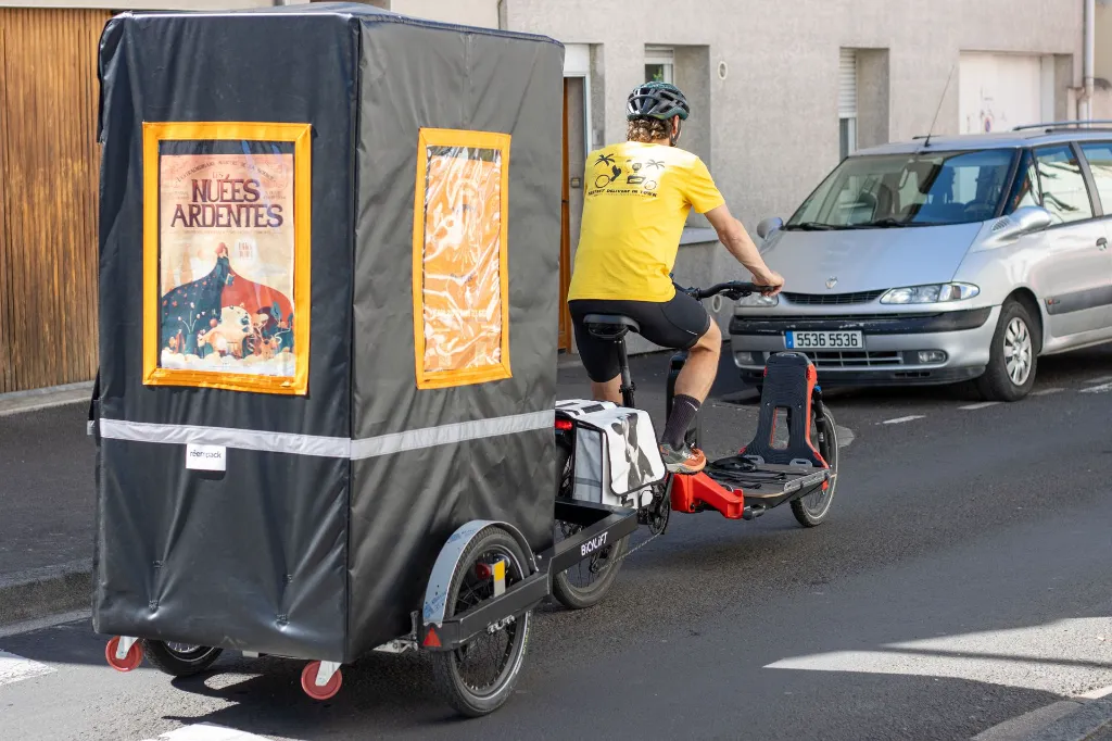 01 - Housse de roll - circulation et affiches.webp