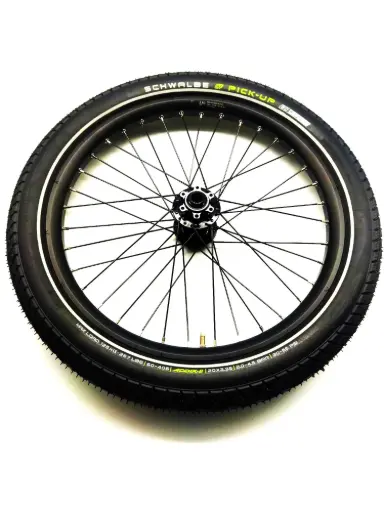 Roue Novatec/Trucky + pneu emballée